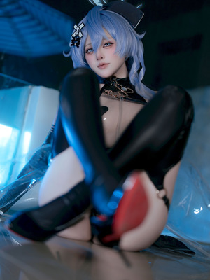 屿鱼 - 天雨亚子同人护士 [31P 327M]_18_vijr