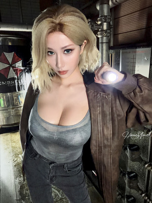 Haneame - Grace Ashcroft_39_adkx