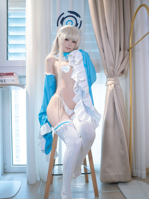 Quan冉有点饿 - Asuma Toki (Blue Archive)_02_ftuj