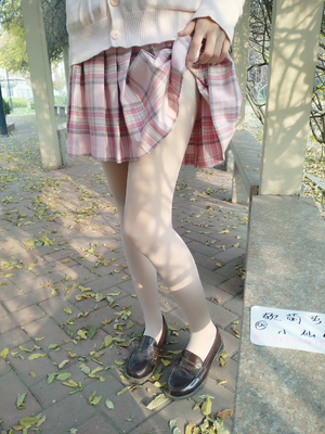 软萌萝莉小仙 - jk少女公园图_003