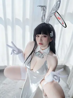 阿半今天很开心 - 蔚蓝档案 调月莉音 银色长裙_0010