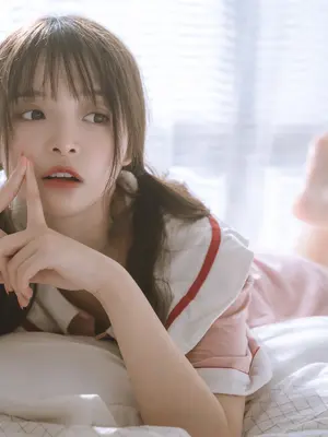 草莓味奈奈兔 - 草莓味的居家少女_002