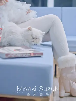 铃木美咲 (Misaki Suzuki) - 完全M男的下仆生活——羞耻！在咖啡厅里_003