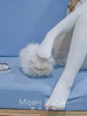 铃木美咲 (Misaki Suzuki) - 完全M男的下仆生活——羞耻！在咖啡厅里_008