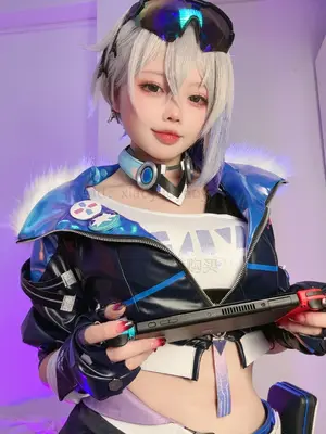 小瑶幺幺 (xiaoyaoyaoyao12) cosplay Silver Wolf – HonkaiStar Rail_001