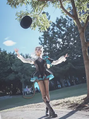 慕慕Momo cosplay Lynette - Genshin Impact_004