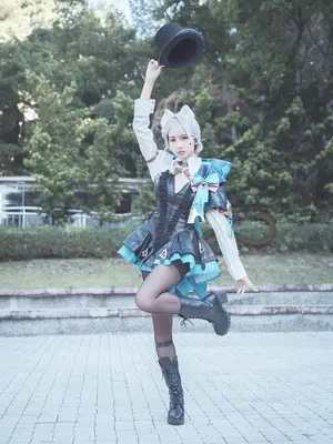 慕慕Momo cosplay Lynette - Genshin Impact_006