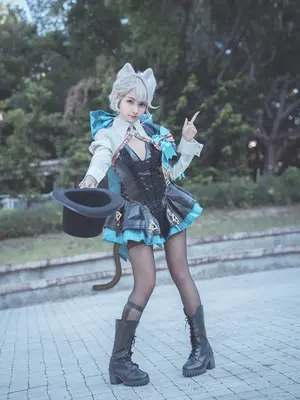 慕慕Momo cosplay Lynette - Genshin Impact_008