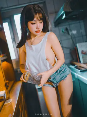 慕慕Momo - 新婚後不斷誘惑我的妻子_003