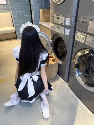 完美诱人双马尾白虎萝莉私拍合集_001