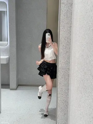 完美诱人双马尾白虎萝莉私拍合集_003