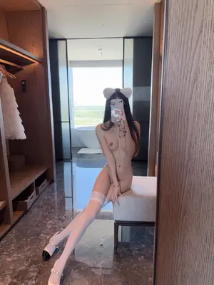 完美诱人双马尾白虎萝莉私拍合集_009