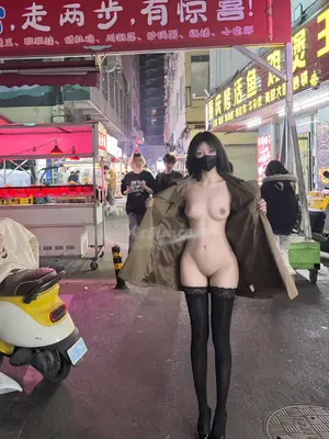 可乐冰 - 高颜酥胸福利姬户外露出调教_001